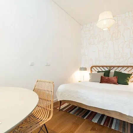 Apartment Graceful Design With Romantic View Lisbon