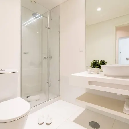 Graceful Design With Romantic View Apartment Lissabon