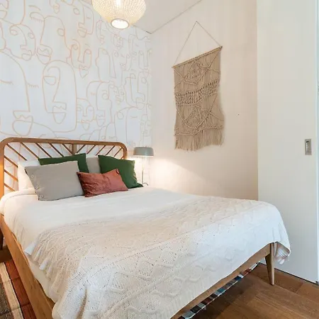 Graceful Design With Romantic View Lissabon