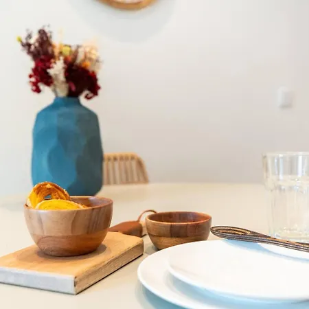 Graceful Design With Romantic View Apartment *